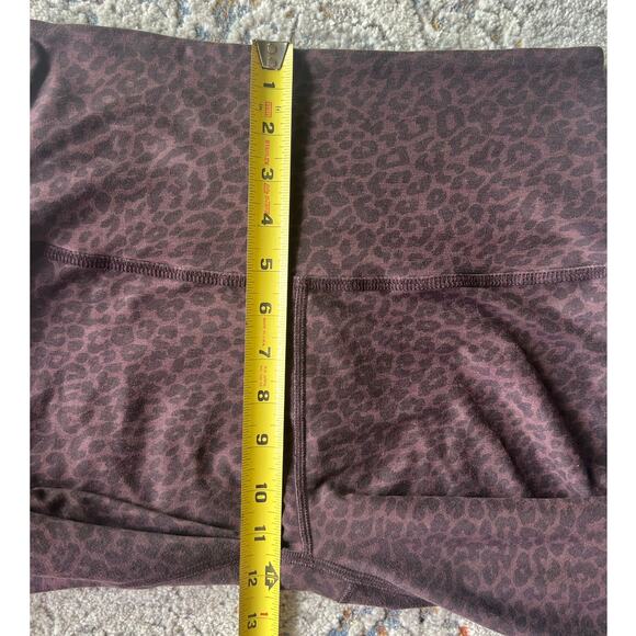 Beyond Yoga SoftMark Leopard Print High-Waisted Midi Leggings Large - Picture 11 of 12